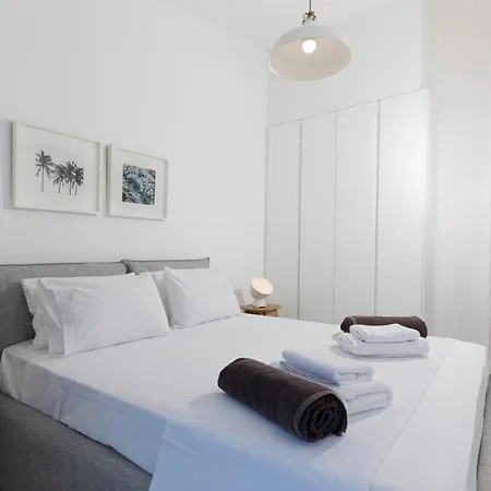 Crystal With Swimming Pool In * לינדוס