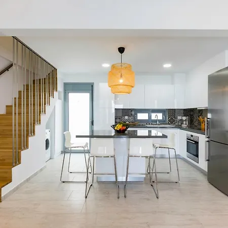 וילה Crystal With Swimming Pool In *