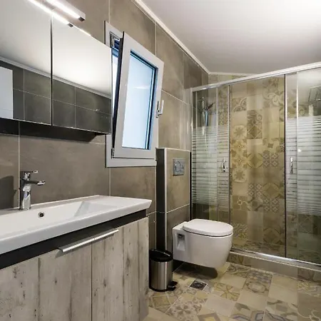 Crystal With Swimming Pool In Villa