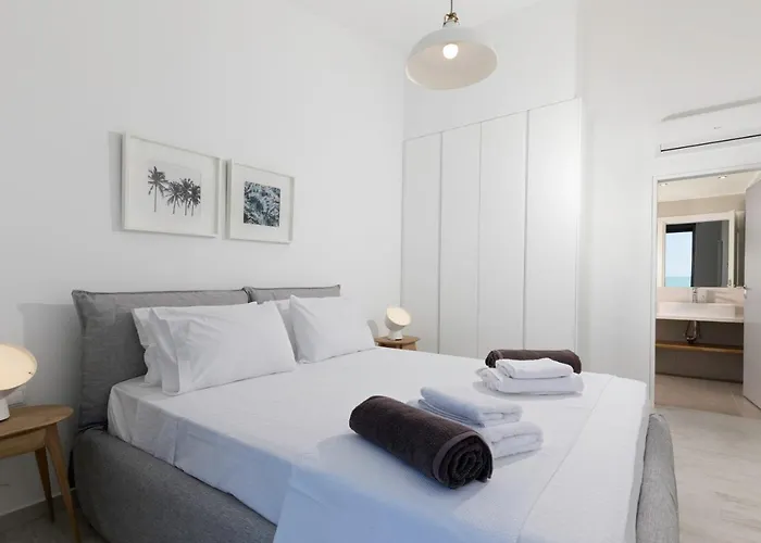 Crystal With Swimming Pool In * Λίνδος