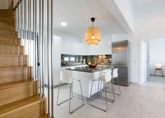 Crystal With Swimming Pool In * Λίνδος