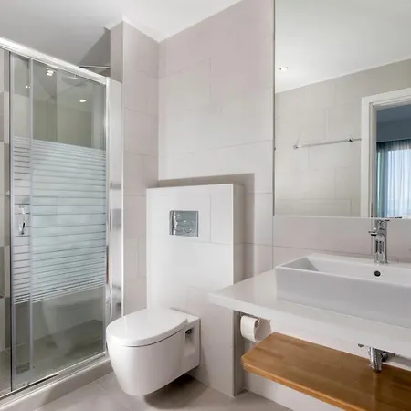 Crystal With Swimming Pool In Villa *