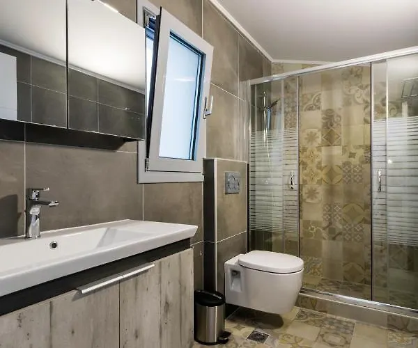 Crystal With Swimming Pool In Villa